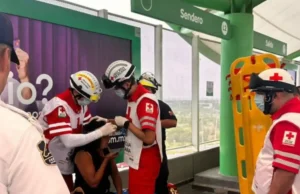 Mujer es empujada contra vagón en Metro de Monterrey