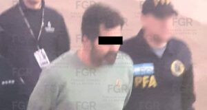 Excontralmirante Farías tendrá audiencia; su defensa pide que sea pública