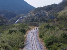 Oposición exige transparencia en modificaciones al Tren Interoceánico tras descarrilamiento fatal