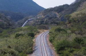 Oposición exige transparencia en modificaciones al Tren Interoceánico tras descarrilamiento fatal