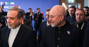 Tensión y tropiezos marcan la primera ronda de negociaciones entre Irán y Estados Unidos en Suiza