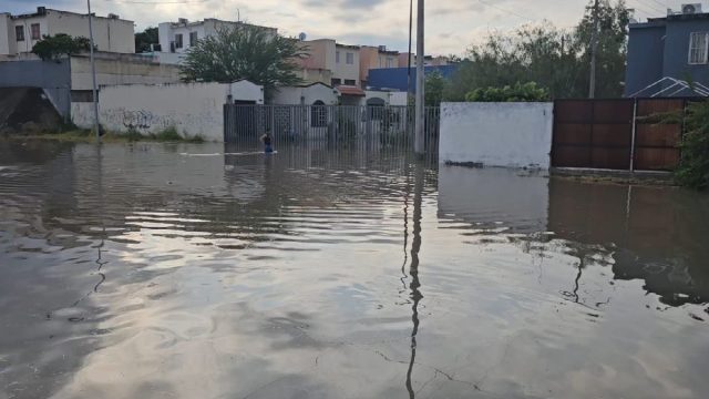 laguna-formada-apodaca-leon-lluvias-3