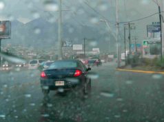 Tormenta con granizo y apagones sorprende a Monterrey tras día de calor récord