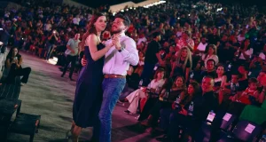 Abuchean a Samuel García y Mariana Rodríguez en arranque de fiesta mundialista