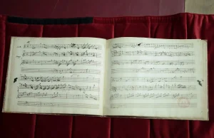 Hallan en París un cuaderno inédito de composición de Mozart