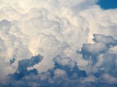 Calor, nubes y tormentas aisladas marcarán el domingo en Monterrey