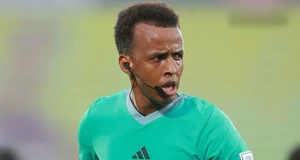 Deportan árbitro somalí Omar Artan en Miami.