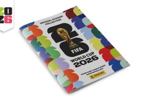 Youtuber regala 200 sobres Panini a niños que vendían juguetes para comprar el álbum del Mundial