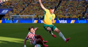 Australia y Paraguay clasifican a octavos con aburrido empate sin goles