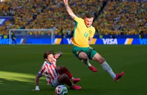 Australia y Paraguay clasifican a octavos con aburrido empate sin goles