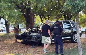 Conductora presuntamente alcoholizada choca contra árbol en Plaza Fátima