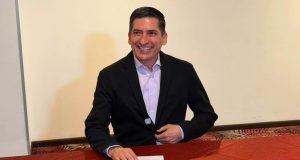 Felipe de Jesús Cantú se registra en Morena para buscar la gubernatura de Nuevo León