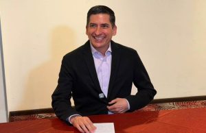 Felipe de Jesús Cantú se registra en Morena para buscar la gubernatura de Nuevo León