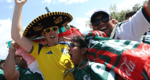 Aficionados mexicanos y suecos protagonizan partido amistoso y convivencia en Monterrey