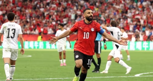 Egipto conquista su primera victoria mundialista con gol de Salah