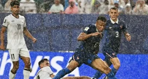 Francia vs. Irak, suspendido en el medio tiempo por tormenta eléctrica en Filadelfia