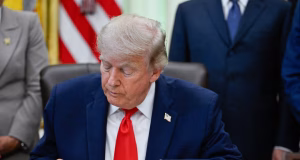 Trump anuncia para el domingo la firma del acuerdo nuclear con Irán