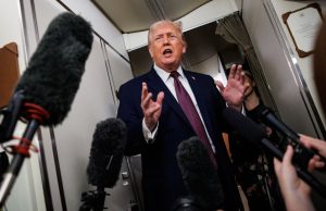Trump amenaza con cobrar peaje al petróleo si fracasan las conversaciones con Irán