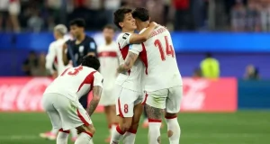 Estados Unidos sufre derrota de último minuto ante Turquía pero lidera el Grupo D