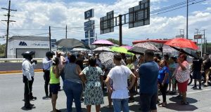 Vecinos de San Nicolás y Guadalupe bloquean avenidas por apagones de hasta cinco días