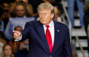 Trump ordena cese de bombardeos contra Irán para negociar acuerdo de paz
