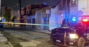 Comando ataca a balazos a abogado que viajaba con su familia en Monterrey