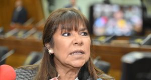 Senadora se disculpa por insultos a Mbappé, pero pide reciprocidad