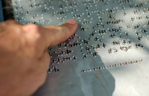 A 200 años de su creación, el braille será reconocido en la definición oficial de “leer”