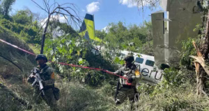 Aeronave de Aerus aterriza de emergencia cerca del aeropuerto de Monterrey