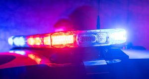 Mueren cuatro al atravesarse auto frente a tráiler en carretera de Nuevo León