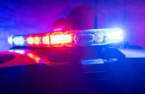 Mueren cuatro al atravesarse auto frente a tráiler en carretera de Nuevo León