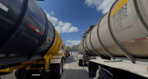 Huachicol fiscal: siete detenidos por contrabando récord de combustible en la frontera con EU