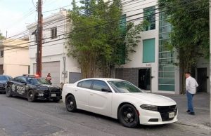 Banda especializada en robo de cajas fuertes golpea laboratorio ambiental en Monterrey