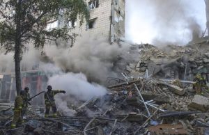 Ucrania activa su defensa aérea ante un ataque ruso con casi 500 drones y decenas de misiles