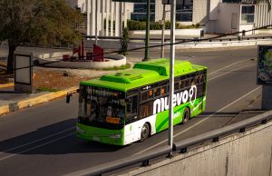 Protestan operadores por adeudo salarial de dos quincenas